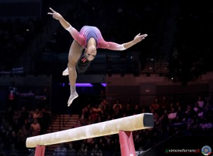 jones shilese usa ph simone ferraro sfe05049 copia